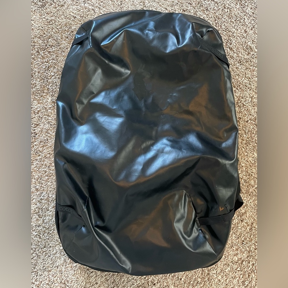 Cotopaxi 42L Allpa Travel Bag - All Black